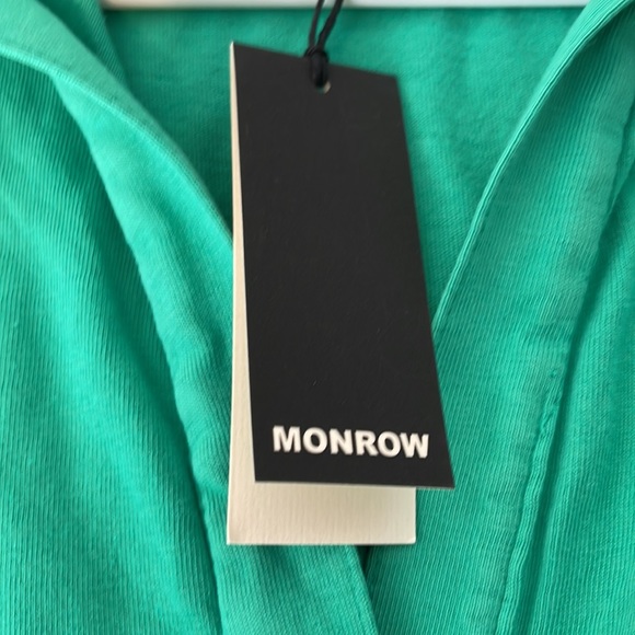 Monrow sleeveless V-neck, collared top or mini dress in color green - Picture 5 of 9